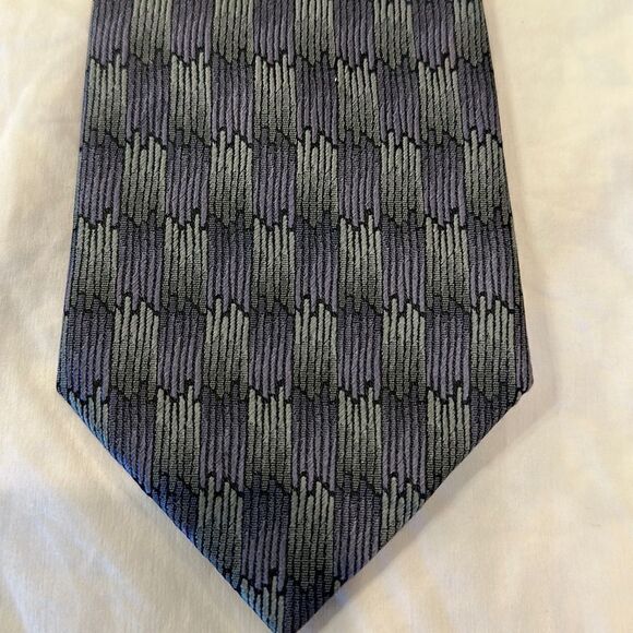 Kenneth Cole Men’s Tie - 100% Silk - purple/gray - Picture 2 of 5